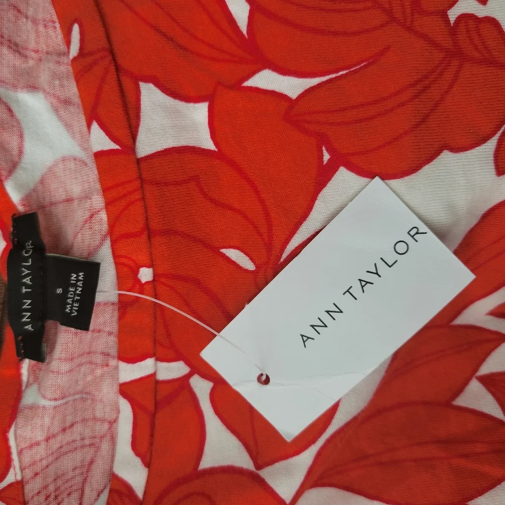 Ann Taylor Floral Cap Sleeve Tee Size Small New w/ Tag - Picture 4 of 4